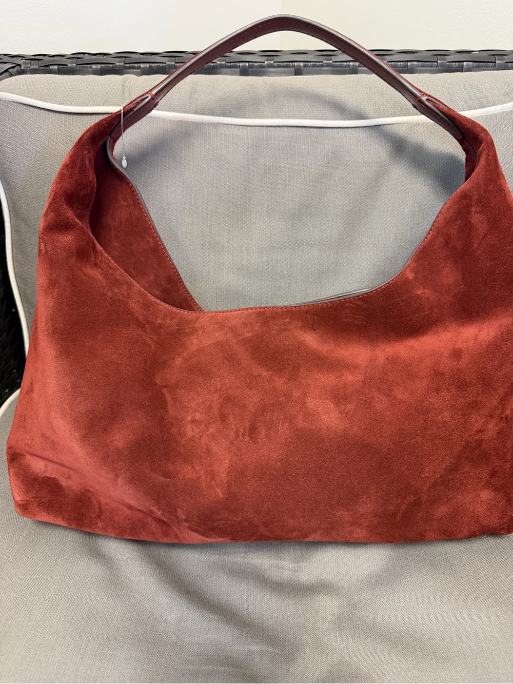 Madewell Women's The Mylie Shoulder Bag in Italian Suede NW348 - Picture 4 of 9